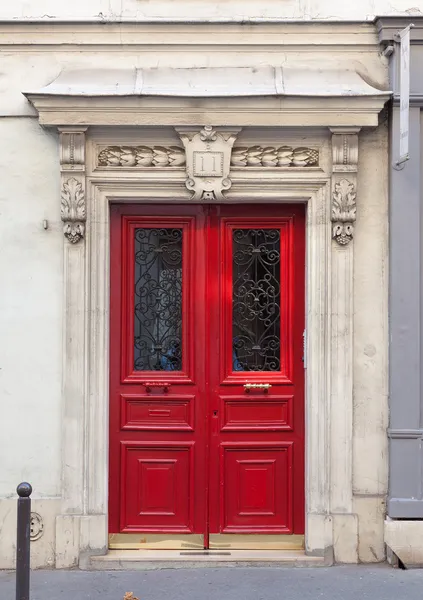 Puerta doble con arco decorado — Foto de Stock