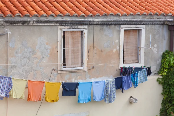 Пральна лінію за межами будинок у Дубровнику — стокове фото