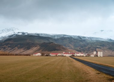 İzlanda'daki Eyjafjallajokull çiftlik thorvaldseyri yukarıda