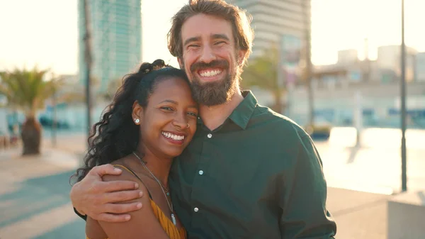 Close Portrait Happy Interracial Couple Port Backlighting Closeup Young Woman — Stock Photo, Image