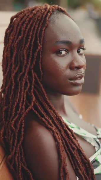 Vertical Video Gorgeous Woman African Braids Wearing Top Resting While — Video