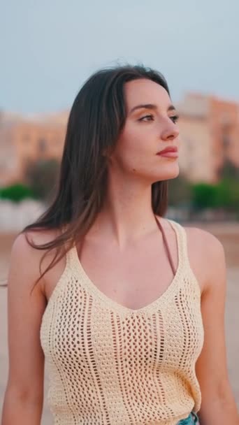 Vertical Video Beautiful Brown Haired Woman Long Hair Walks Beach — Vídeo de Stock