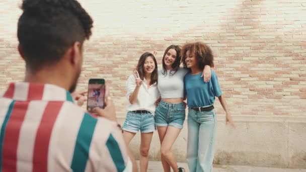 Happy Lovely Multiethnic Young People Posing Camera Taking Photo Summer — Stockvideo