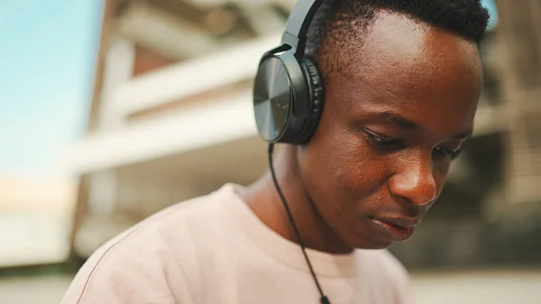 Close Young African Student Sitting University Wearing Headphones — Stock Fotó