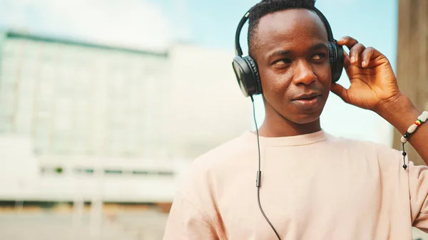 Close Young African Student Sitting University Wearing Headphones — Stock Fotó