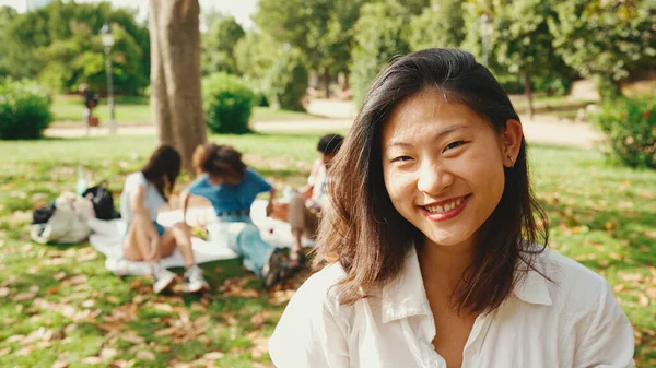 Young Asian Smiling Woman Long Brown Hair Wearing White Shirt — Foto Stock