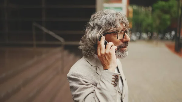 Mature Businessman Beard Glasses Wearing Gray Jacket Walks Stairs Leaving — Foto de Stock