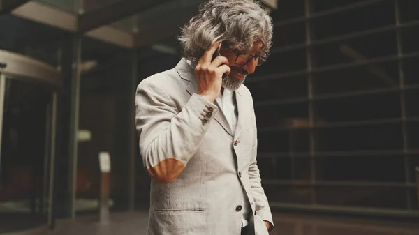 Mature Businessman Beard Glasses Wearing Gray Jacket Walks Stairs Leaving — Foto de Stock