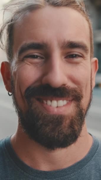 Vertical Video Portrait Young Man Beard Looking Smiling Camera — Vídeo de stock