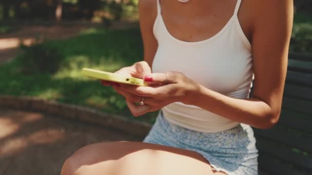 Close Young Woman Hands Using Cellphone — Stock videók