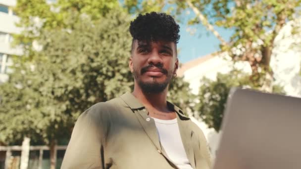 Close Young Male Student Wearing Olive Colored Shirt Working Laptop — Αρχείο Βίντεο