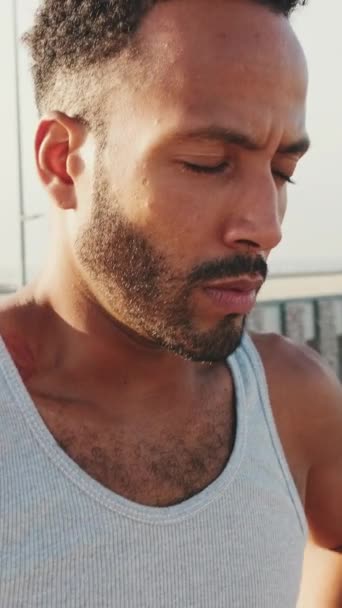 Vertical Video Close Young Bearded Male Fit Athlete Walks Training — Stockvideo