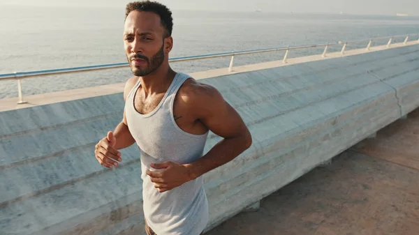 Young Bearded Male Fit Athlete Runs Promenade — Foto de Stock