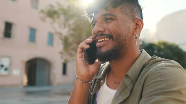 Young Man Beard Wearing Olive Colored Shirt Headphones Talking Phone — Photo
