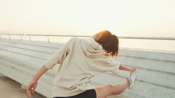 Asian Girl Sportswear Does Workout Stretching Gymnastics Modern Buildings Background —  Fotos de Stock