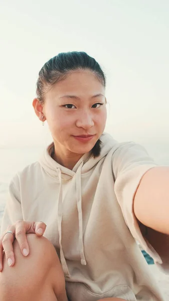 Smiling Asian Girl Sports Top Makes Selfie While Standing Embankment — Stock Fotó