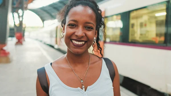 Close Smiling Young Mixed Race Woman Standing Railway Station Trains — Foto de Stock