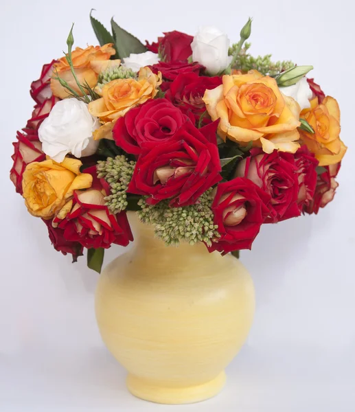 Bouquet of roses in pot — Stock Photo, Image