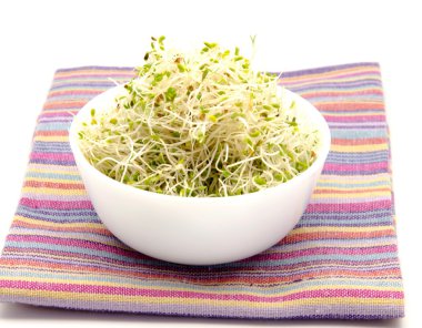 bir kase içinde yonca