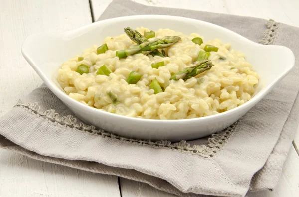 Risotto kuşkonmaz