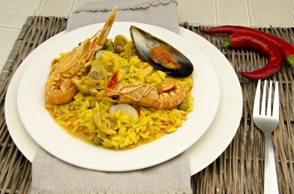 Ris och skaldjur paella — Stockfoto