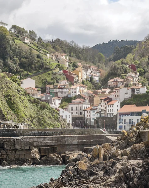 Houses near the pier in Cudillero — Stock Photo, Image