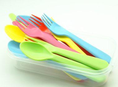 birkaç plastik çatal bıçak takımı