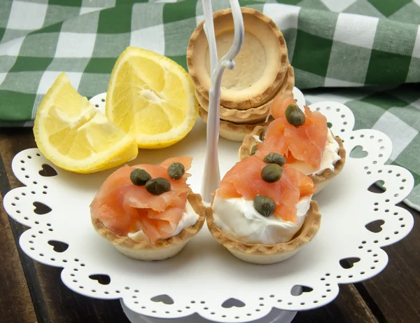 Amuse van gerookte zalm — Stockfoto