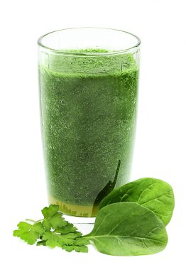 bir bardak yeşil kokteyl.