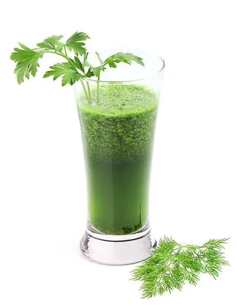 木のスプーン (非常に浅い被写し界深度、前にもやしに焦点を当てるに発芽アルファルファ種子.