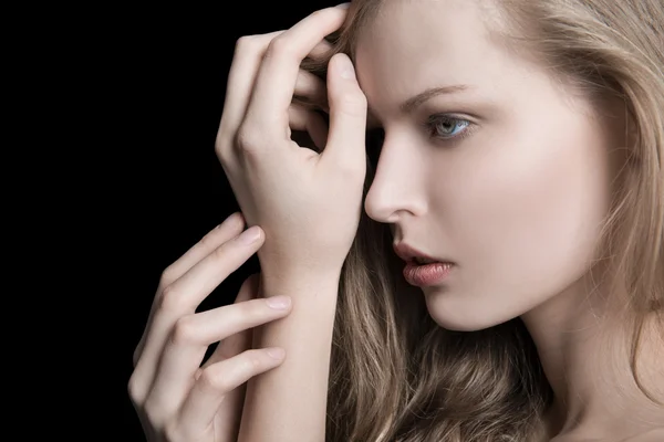 Close-up of a beautiful loneliness girl — Stock Photo, Image