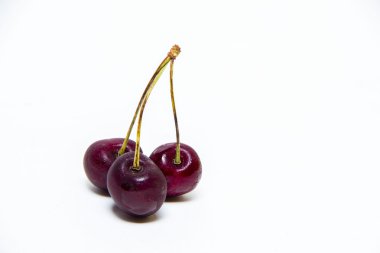 koyu kırmızı kiraz