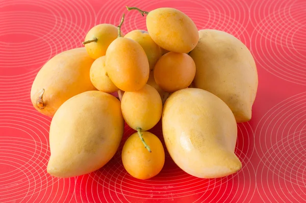 Mango and marian plum — Stock Photo, Image