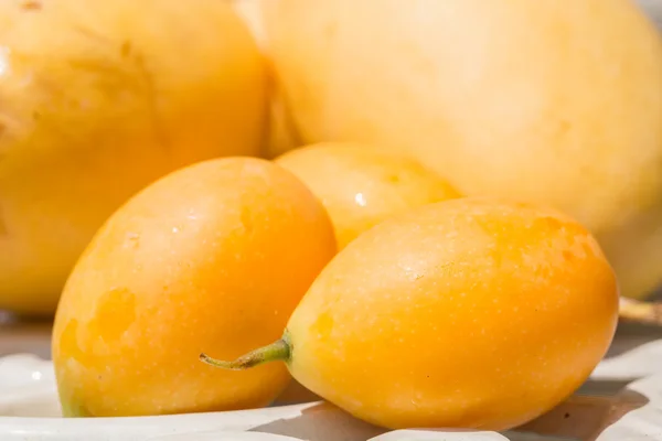 Марианская слива и манго — стоковое фото