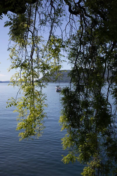 ピエモンテ州のVerbania湖の写真 — ストック写真