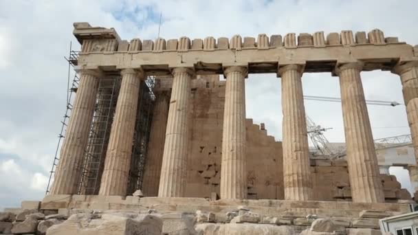 Akropolis monument, pelare, tempel och helgedomar. Landmärke för marmor i huvudstaden. — Stockvideo