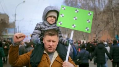 Kapitalizm için siyasi aileyi protesto eden işsizlik endişesi, sosyal adalet.