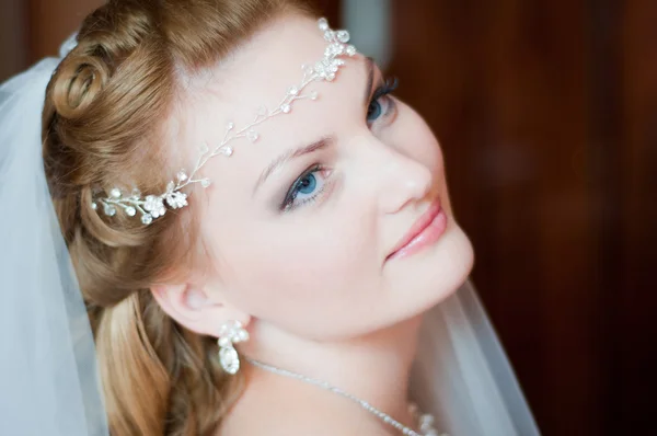Молодая невеста — стоковое фото