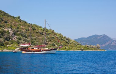 Ege Denizi'nin küçük ada