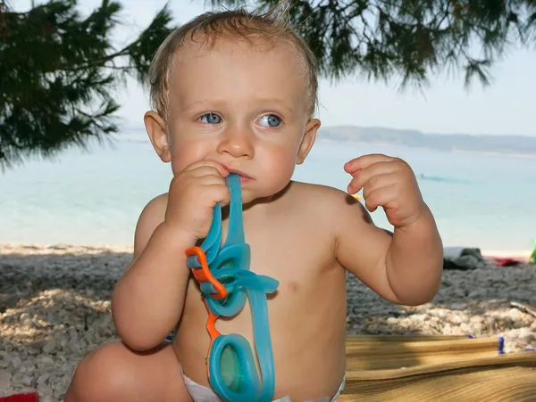 Child with swim goggle — Stock Photo, Image