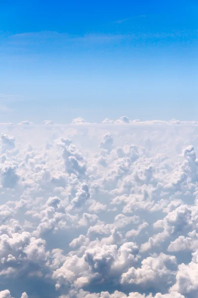 Sobre las nubes —  Fotos de Stock