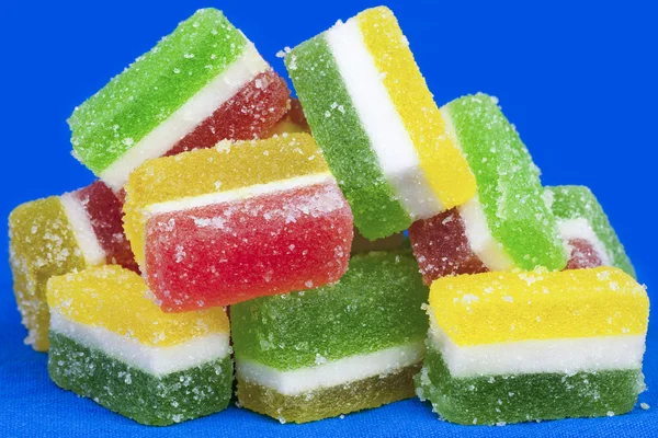 Édes zselés cukorka, különböző színekben, cukor — Stock Fotó