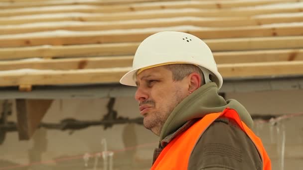 Angry construction manager — Stock Video