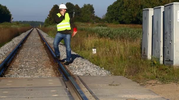 Impiegato ferroviario nell'episodio 1 della ferrovia — Video Stock