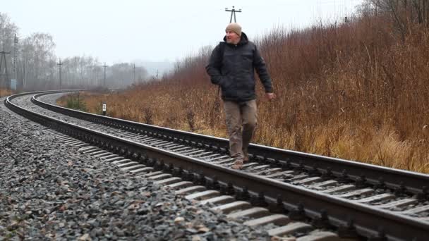 Hombre en el tren episodio 1 — Vídeos de Stock