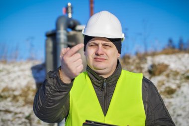 el hareketleri ile denetçisi işçi olarak adlandırılan.