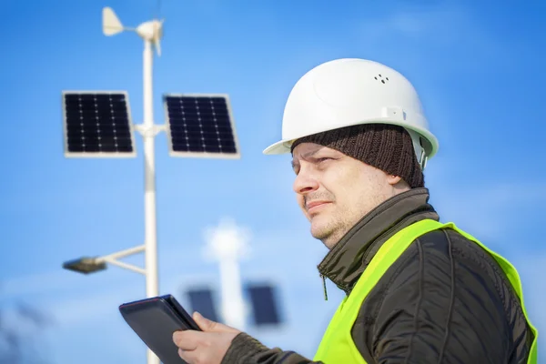 tablet pc ile elektrik mühendisi