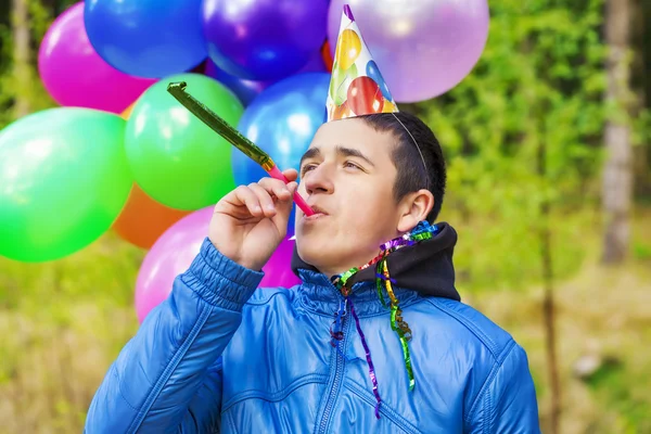 Jongen in verjaardagspartij — Stockfoto