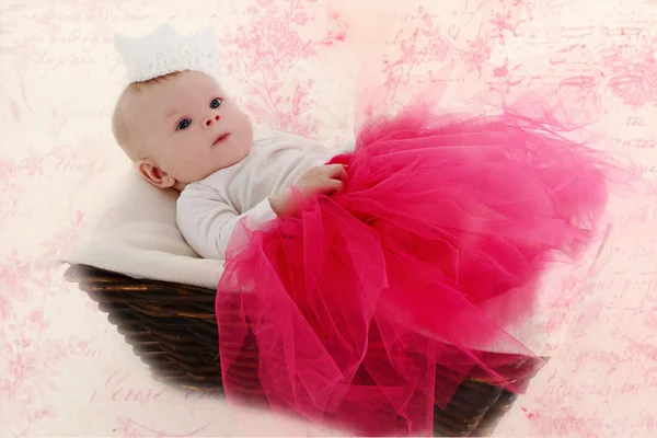 güzel bebek 6 ay içinde sepeti olduğunu.