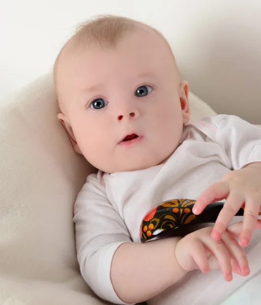 güzel bebek 6 ay sepeti Rus tarzı